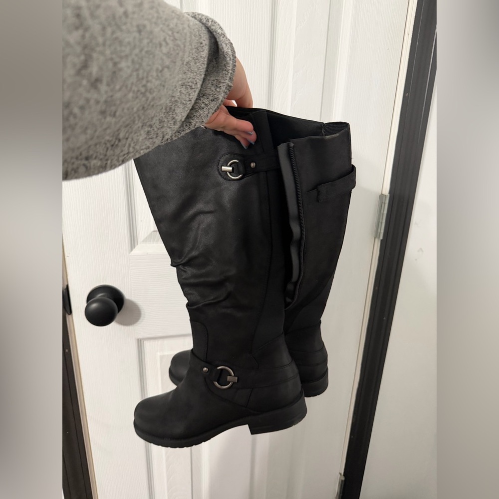 Stylish Black Knee-High Women's Boots